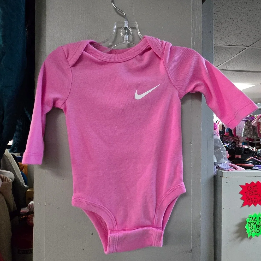 Nike One Piece Bodysuit Baby Girls SIze 3M